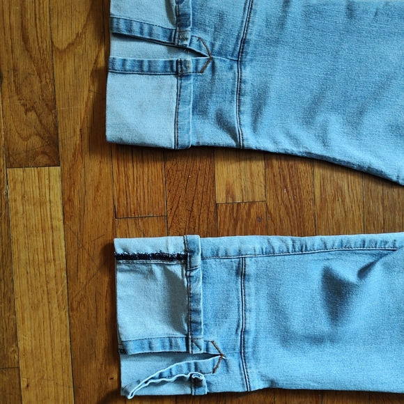 Women's red rivet capri jeans size 9 - Picture 5 of 6